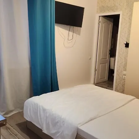 Stanford Gara De Nord 布加勒斯特