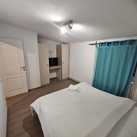 Stanford Gara De Nord * Bukarest