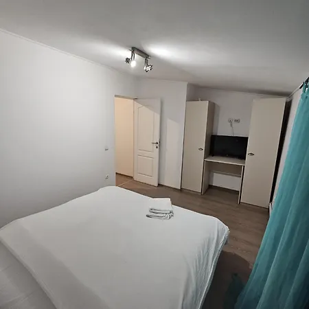 Stanford Gara De Nord